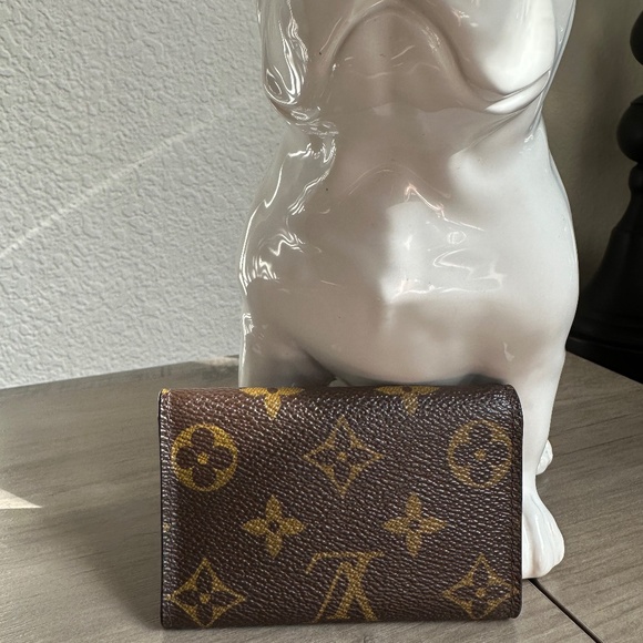 Louis Vuitton Monogram 6-Ring Key Holder - Picture 3 of 8
